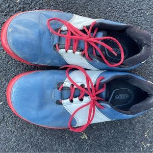 True Linkswear golf shoes. Size 10. Great shape, lots of life left. Fun to wear!